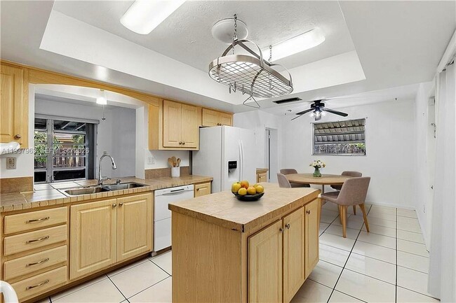 Building Photo - 9200 SW 55th St