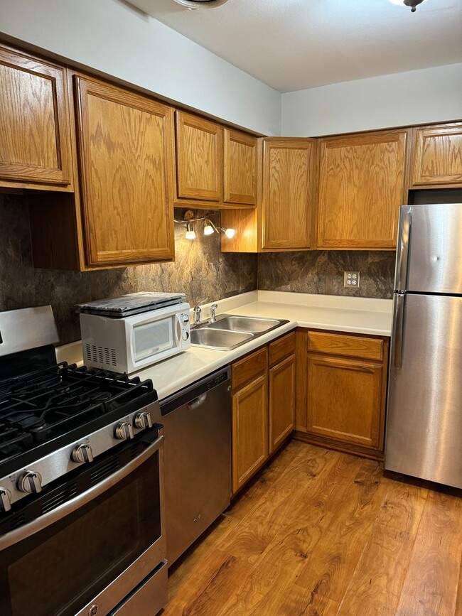 Foto del edificio - 1BR/1BA condo for rent in Palatine's sough...