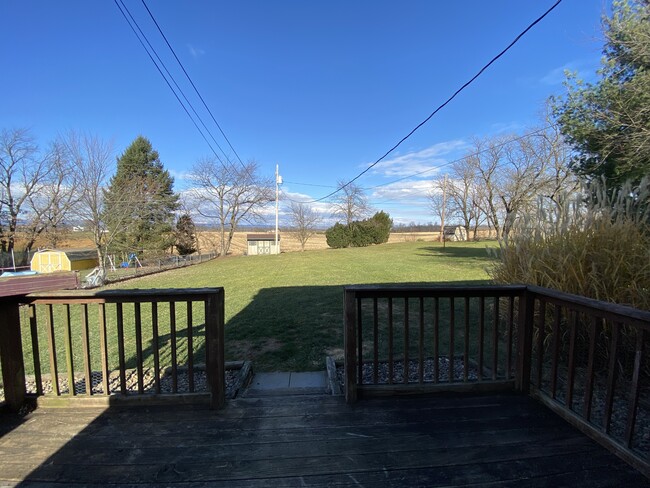 Building Photo - 6183 Mountain View Dr