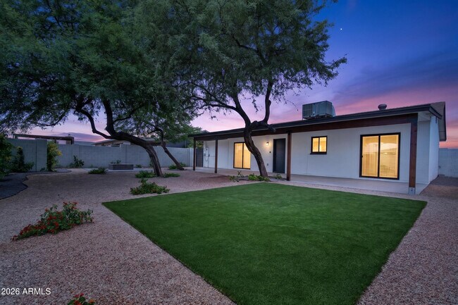 Foto del edificio - 5407 W Holly St