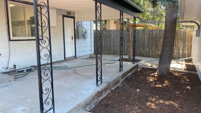 Building Photo - **Peaceful 4 bedroom home in Aurora, CO**