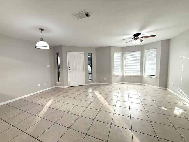 Foto del edificio - 3032 La Estancia Ln