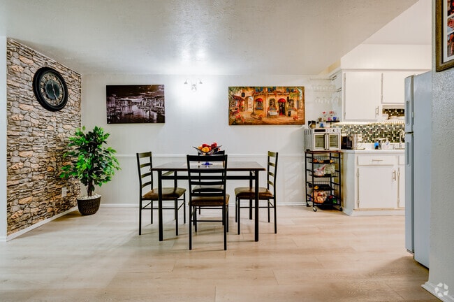 2BR, 1BA - 850SF - Dining Area - Apex Apartments