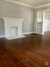Building Photo - 3127 N Kenwood Ave