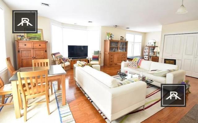 Foto del edificio - 3 bedroom in Brookline MA 02446