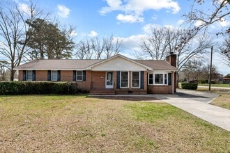 Building Photo - 100 Crystal Lake Dr