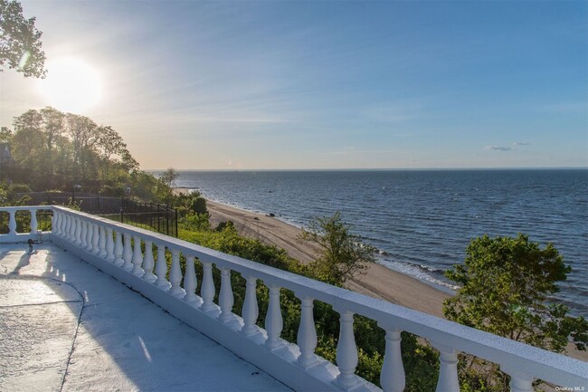 Foto del edificio - 10 Beach Hill Dr