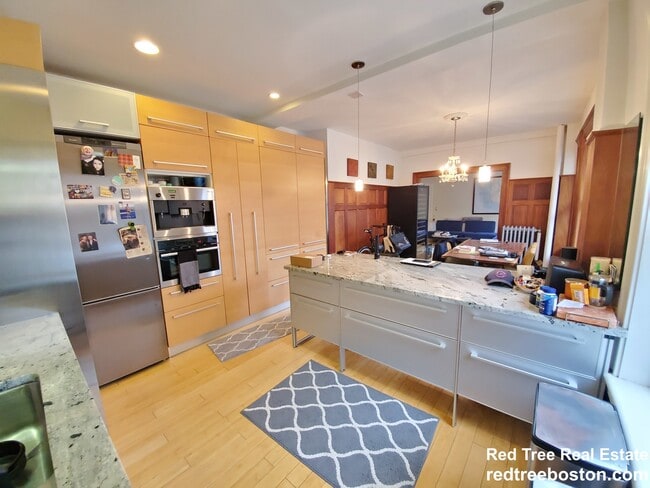 Building Photo - 311 Commonwealth Ave