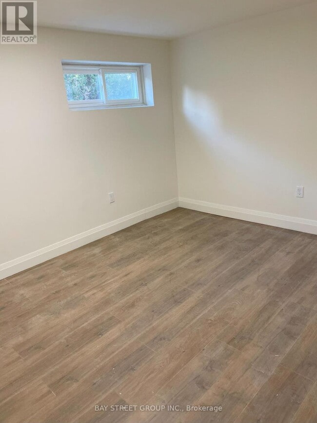 Building Photo - 517-517 Harris Ct