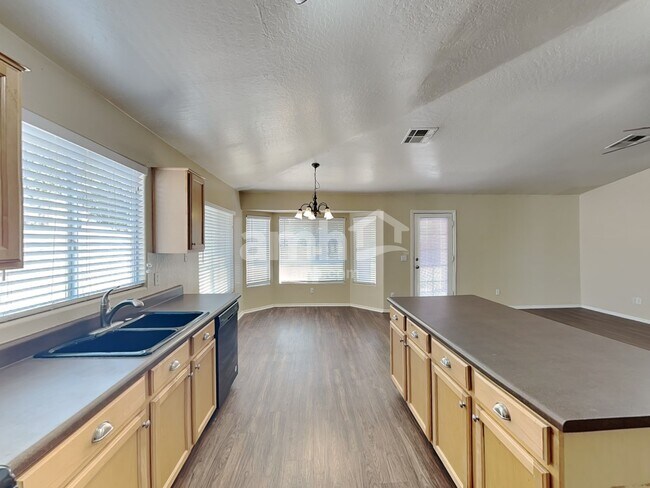 Building Photo - 3537 E Murrieta Rd