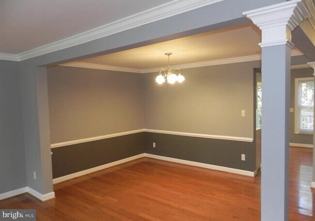 Building Photo - 2044 Meadow Springs Dr
