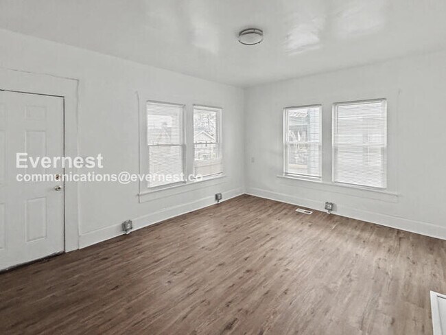 Foto del edificio - 1515 36th Pl N