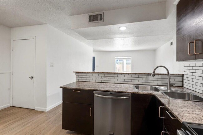 Foto del edificio - 1904 Hearthstone Dr