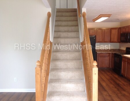 Foto del edificio - 5921 Bastille Ln