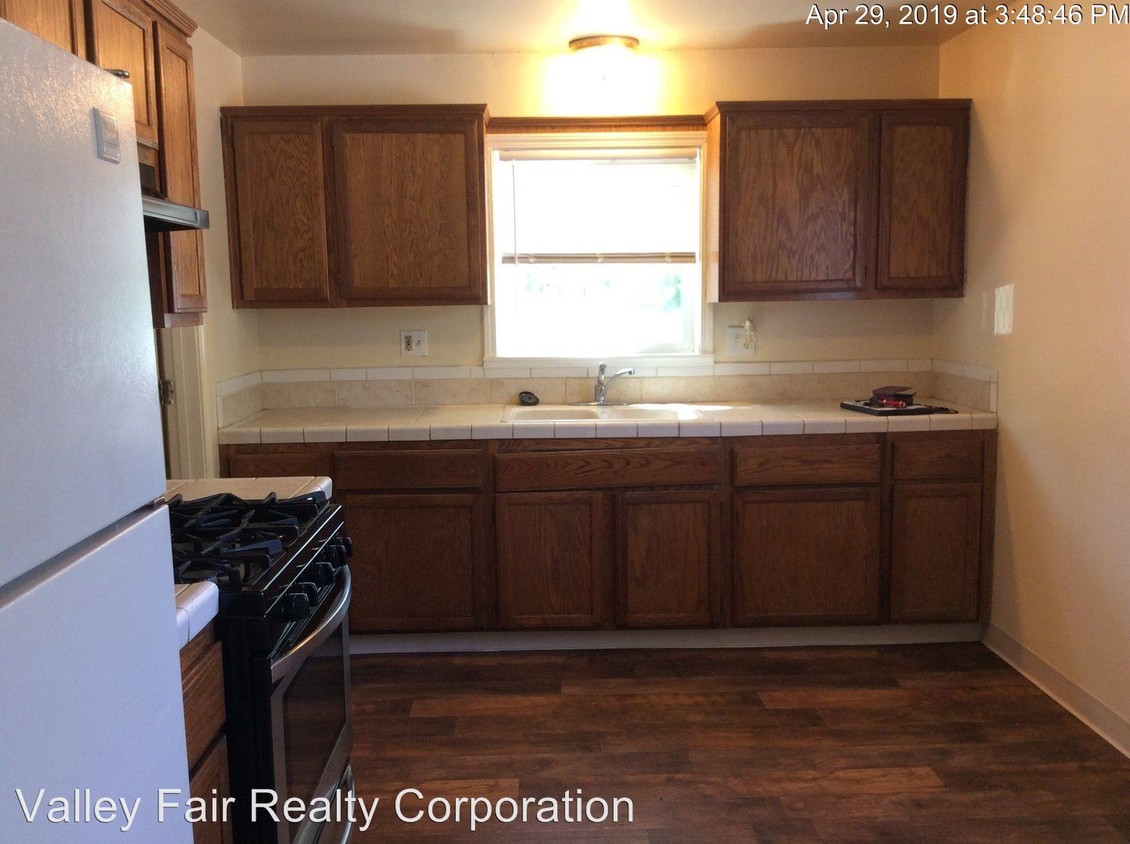 Building Photo - 5520-5520A Cottonwood Ave