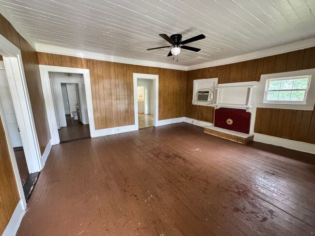 Building Photo - 2 or 3/1 in Grover, NC really located in E...