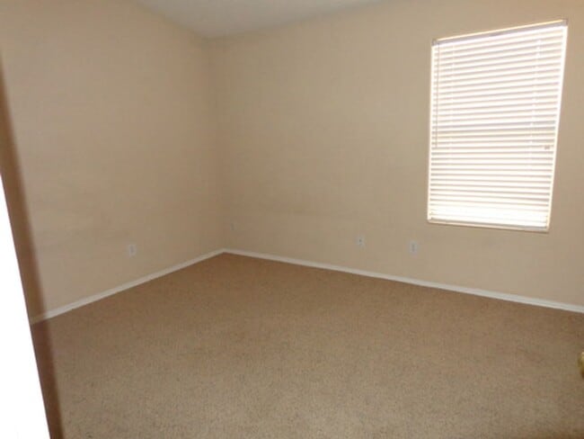 Foto del edificio - Check out this Beautiful Home