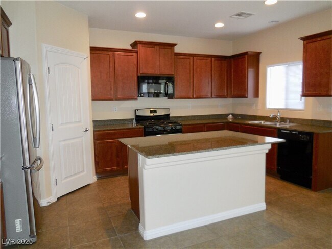 Foto del edificio - 7868 Barntucket Ave