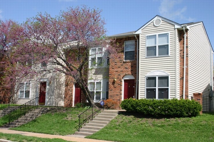 Primary Photo - Amherst Place Condominiums