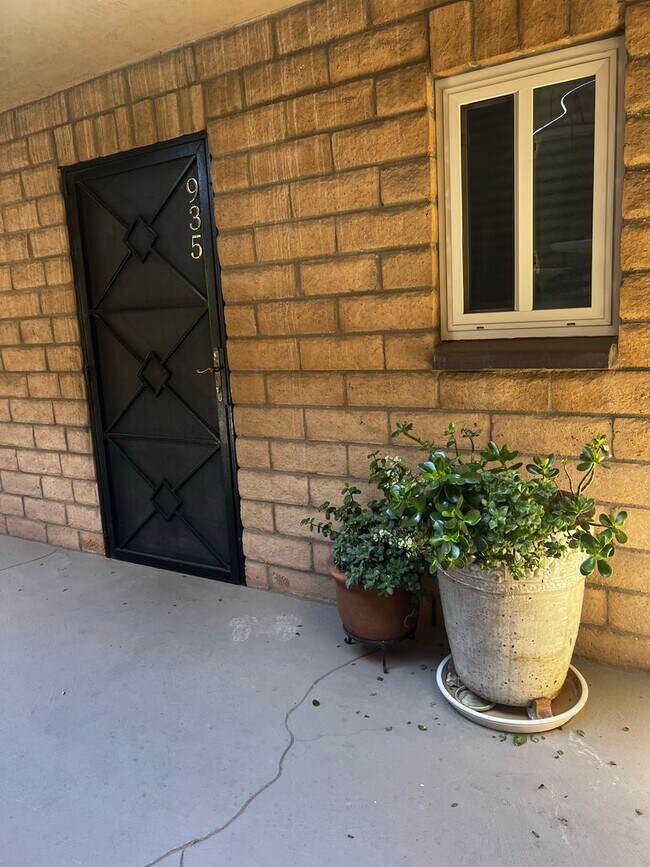 Foto del edificio - Great Location | Fully Furnished | Pool