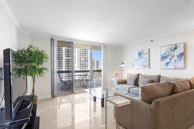 Building Photo - 3600 Mystic Pointe Dr