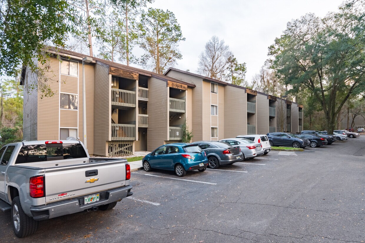 111 SE 16th Ave, Gainesville, FL 32601 Townhouse for Rent in