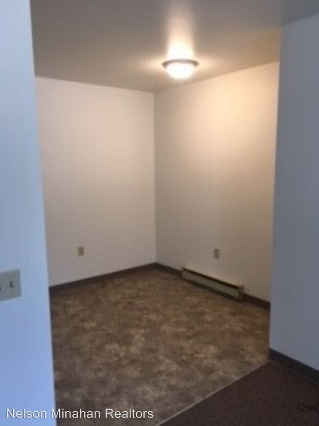 Building Photo - 419 Manor Dr