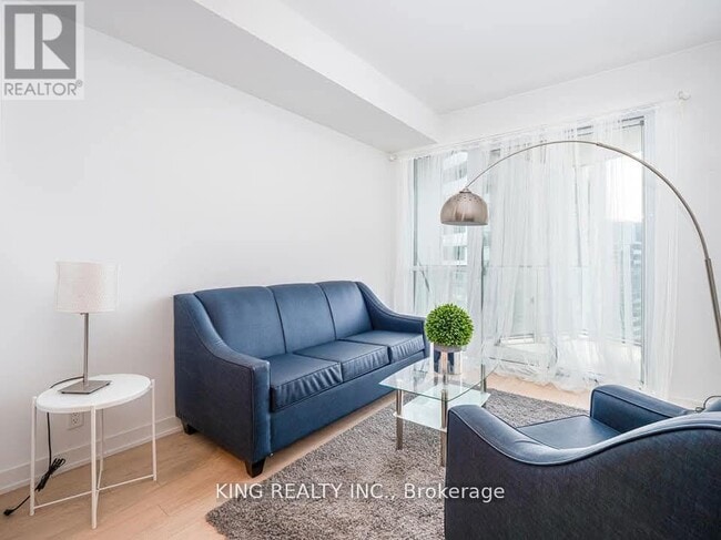 Photo du bâtiment - 10 Park Lawn Rd