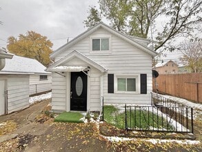 Building Photo - 332 Cascade Pl