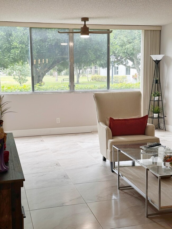 Foto del edificio - 6698 10th Ave N