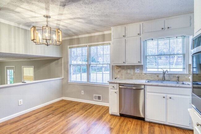 Building Photo - 6809 Lockridge Dr