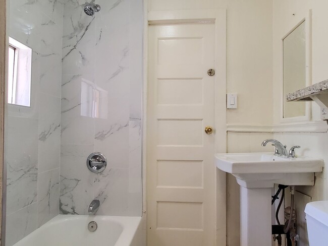 Building Photo - 324-342 S Buena Vista Ave