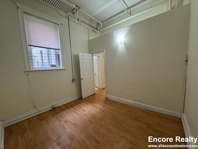 Building Photo - 1173 Boylston St
