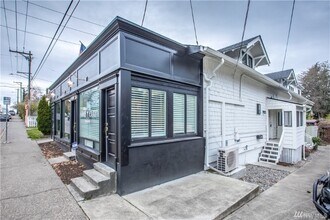 Building Photo - 2108 N Oakes St