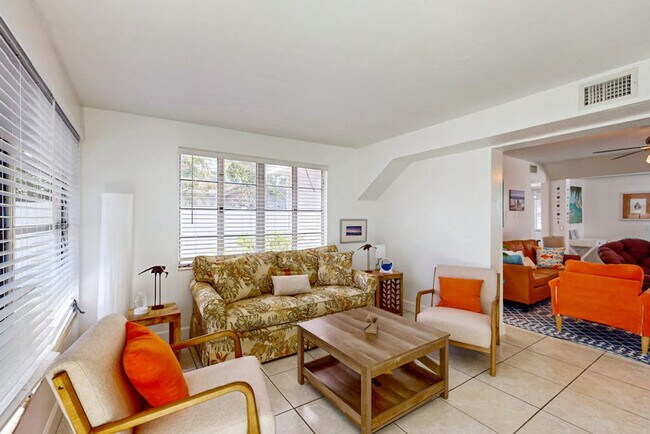 Foto del edificio - 4810 Winchester Dr