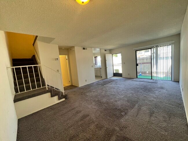 Building Photo - 3431 Highwood Ct