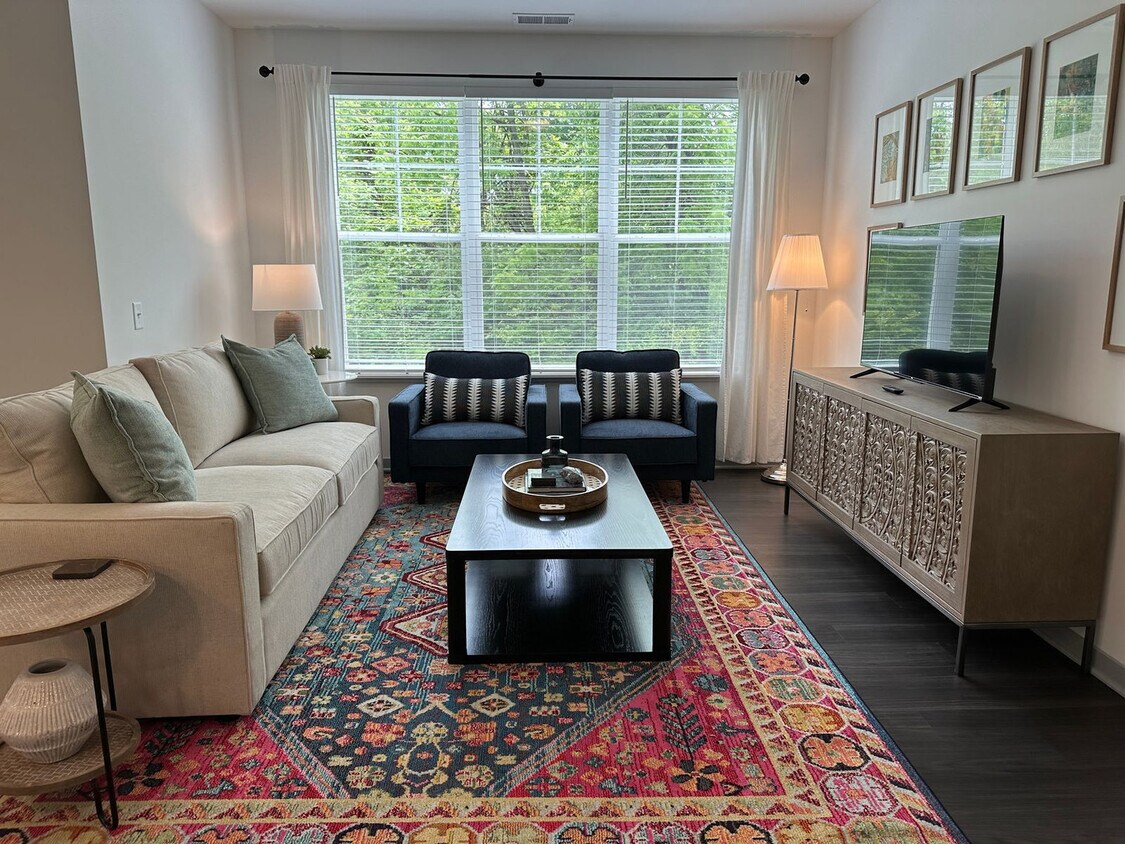 Foto principal - 5069 Aldersgate Dr