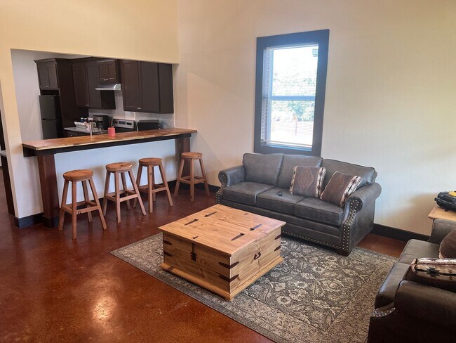 Foto del edificio - 3 bedroom with extra living area & office-Azle on half acre lots