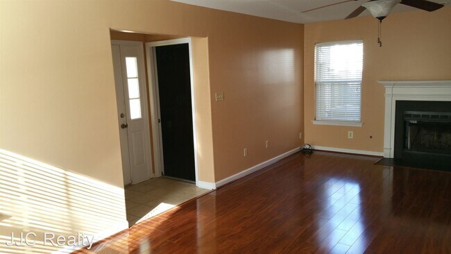 Building Photo - 3 br, 2.5 bath House - 821 Greystone Trace