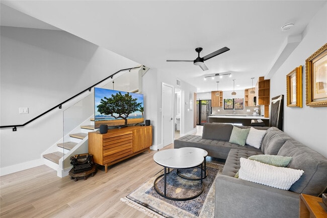 Building Photo - 340 City View Dr