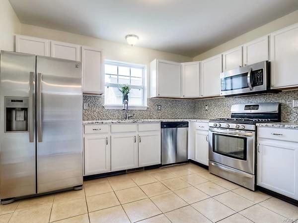 Primary Photo - 91 Evan Rd