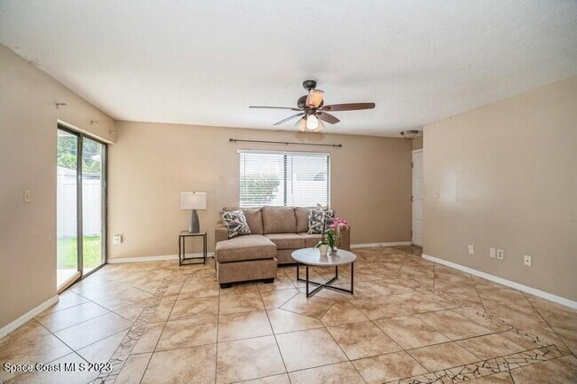 Building Photo - 2-bedroom, 2-bathroom rental