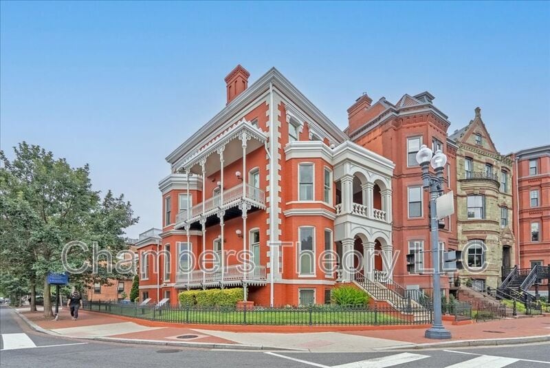 Foto del edificio - 4 Logan Cir NW