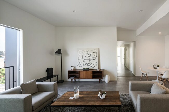 Foto del edificio - 1038 S Mariposa Ave