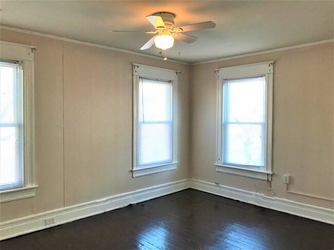 Building Photo - 56 S Cherry St