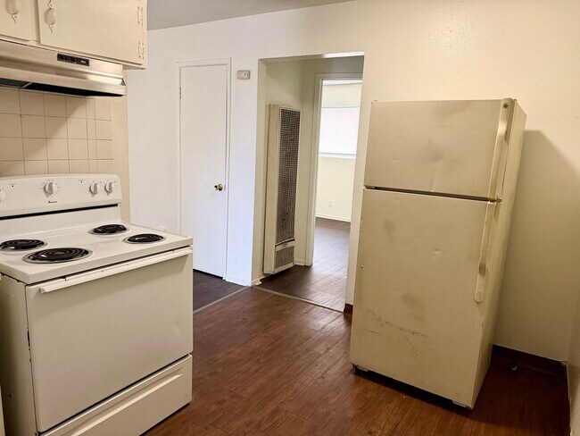 Foto del edificio - 489 S Backer Ave