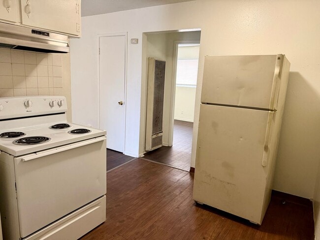 Building Photo - 489 S Backer Ave