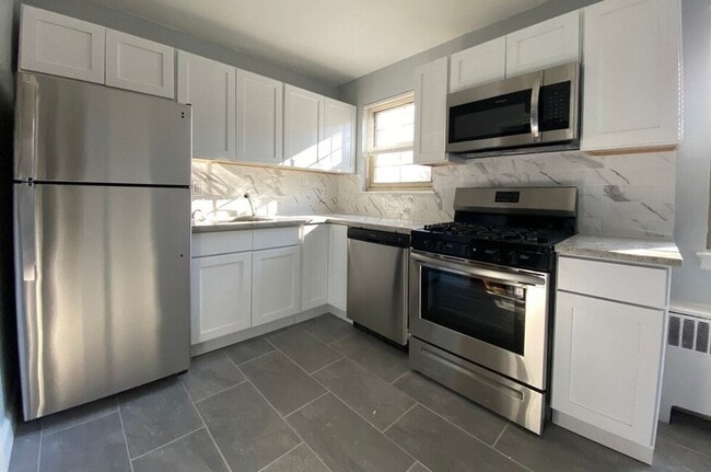 Building Photo - 812 - OM-812 New York Avenue LLC