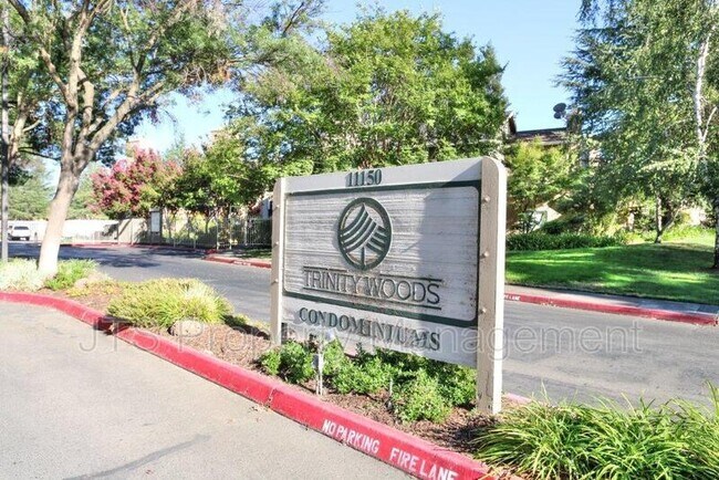 Foto del edificio - 11150 Trinity River Dr