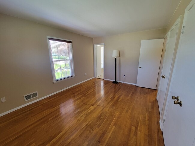 Building Photo - 7425 Bee Bee Dr
